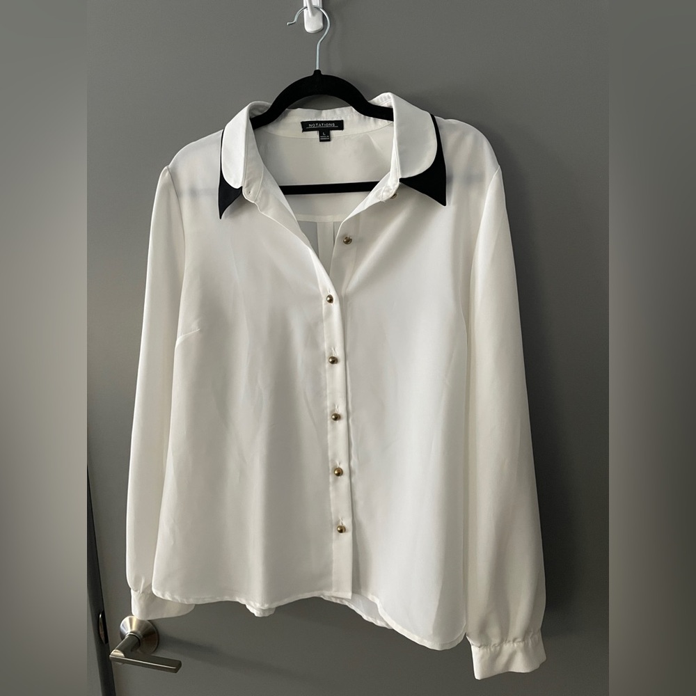🤍🔳 Button-down blouse with Black Trim